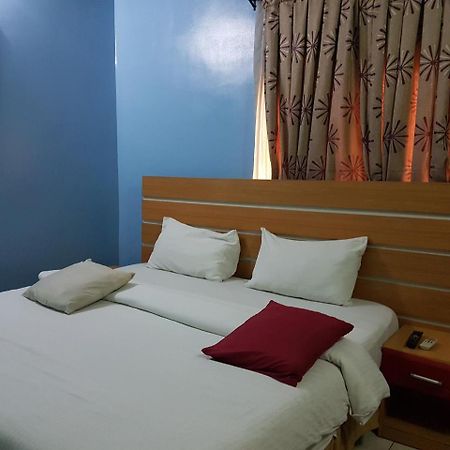 Chamcce Hotel Ajao Lagos Bagian luar foto