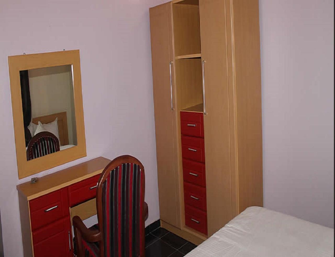 Chamcce Hotel Ajao Lagos Bagian luar foto