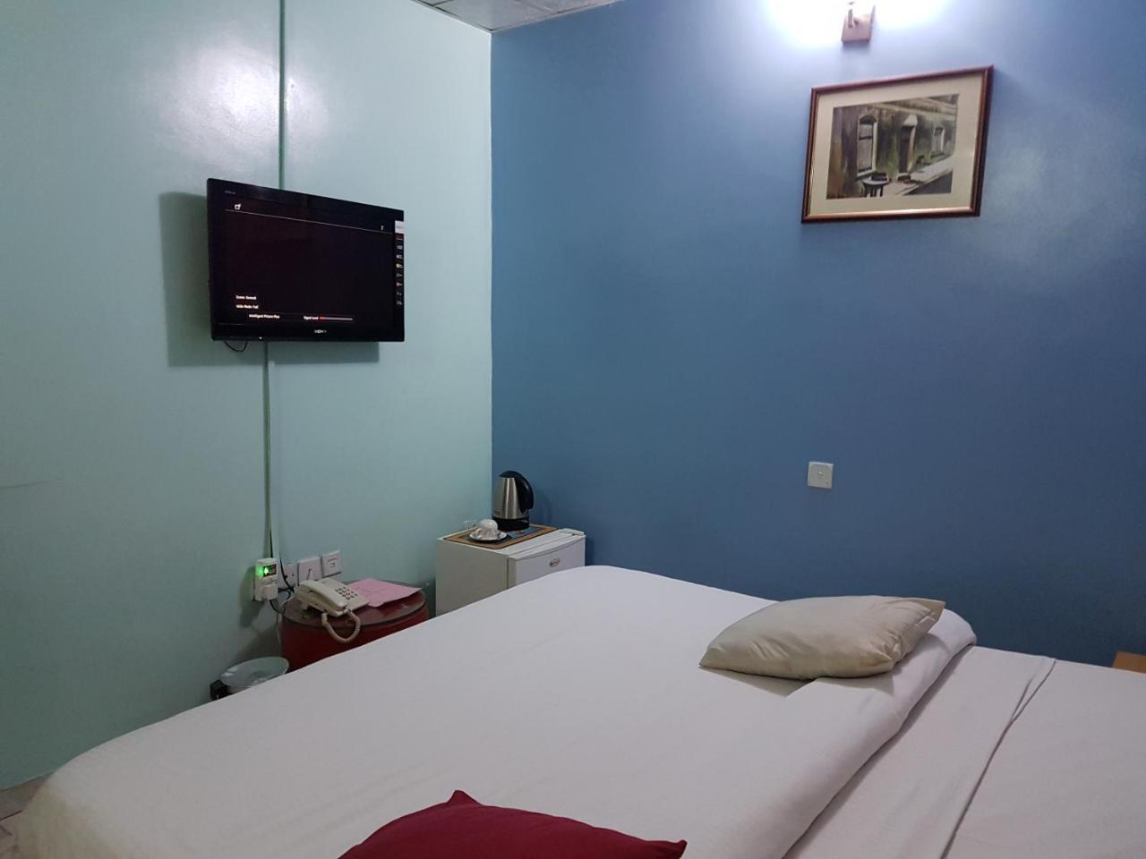 Chamcce Hotel Ajao Lagos Bagian luar foto