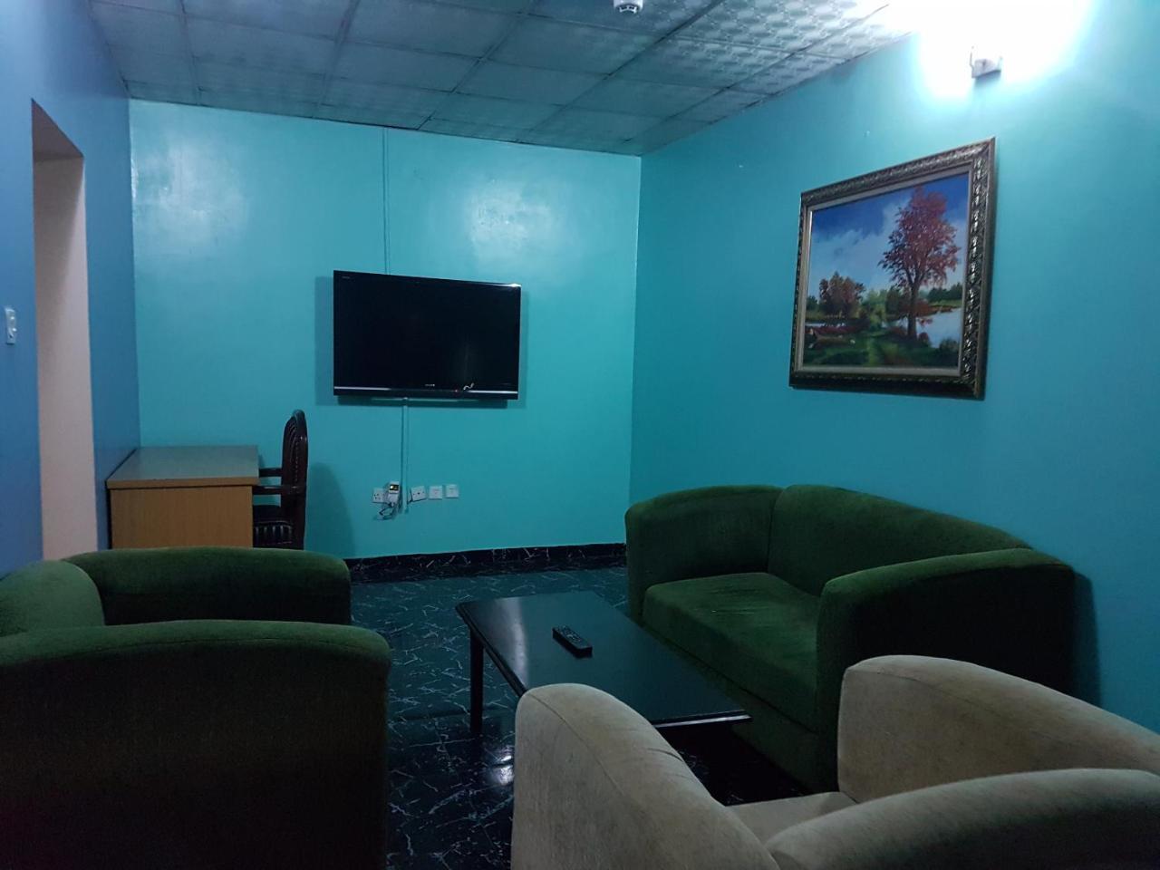 Chamcce Hotel Ajao Lagos Bagian luar foto