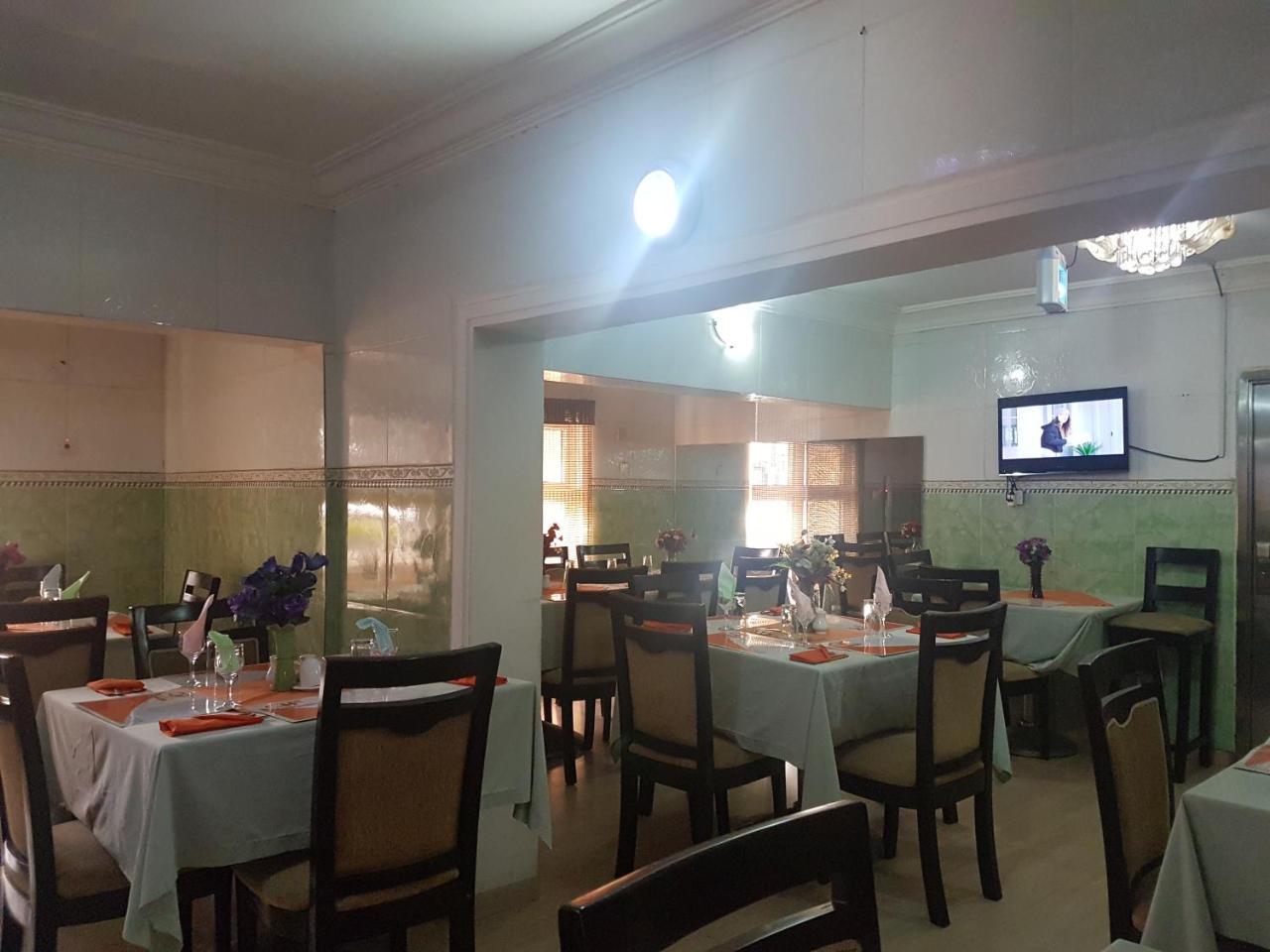 Chamcce Hotel Ajao Lagos Bagian luar foto