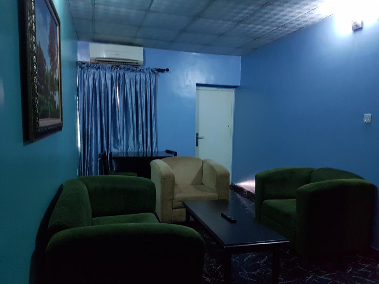 Chamcce Hotel Ajao Lagos Bagian luar foto